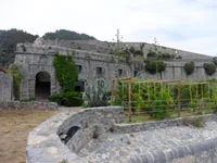 click to zoom - 1.72 MB Portovenere, Doria Castle - Inside view of the castle<br>
4320x3240, 1.72 MB